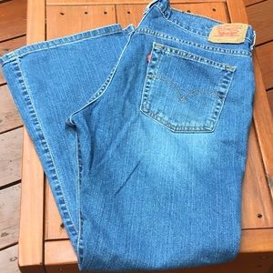 Levis 515
